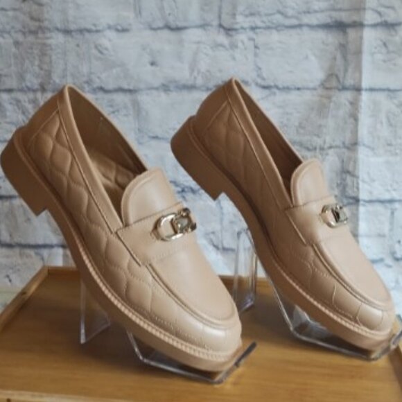 ZARA Quilted Leather Loafers with Metal Buckle - Picture 3 of 12